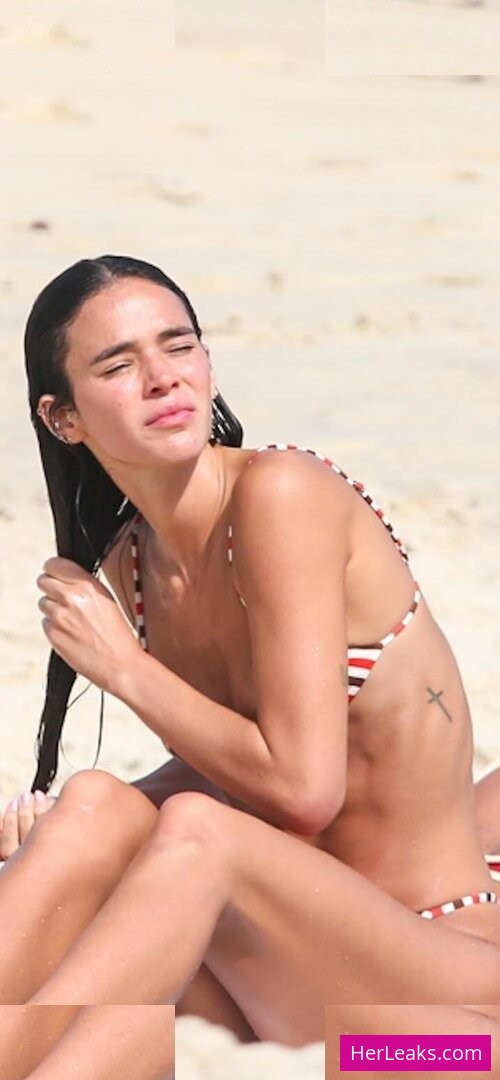Bruna Marquezine - Image 256