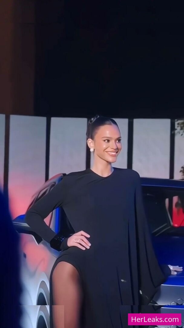 Bruna Marquezine - Image 143