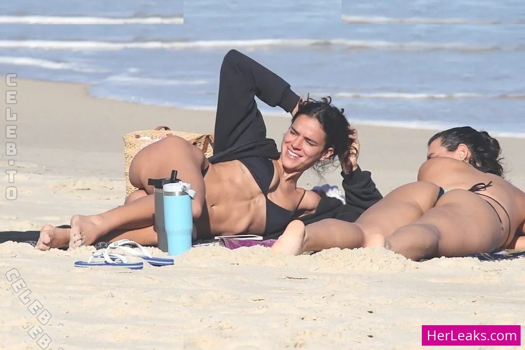 Bruna Marquezine - Image 117
