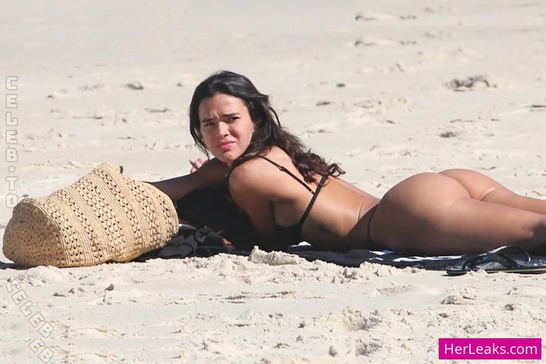 Bruna Marquezine - Image 109
