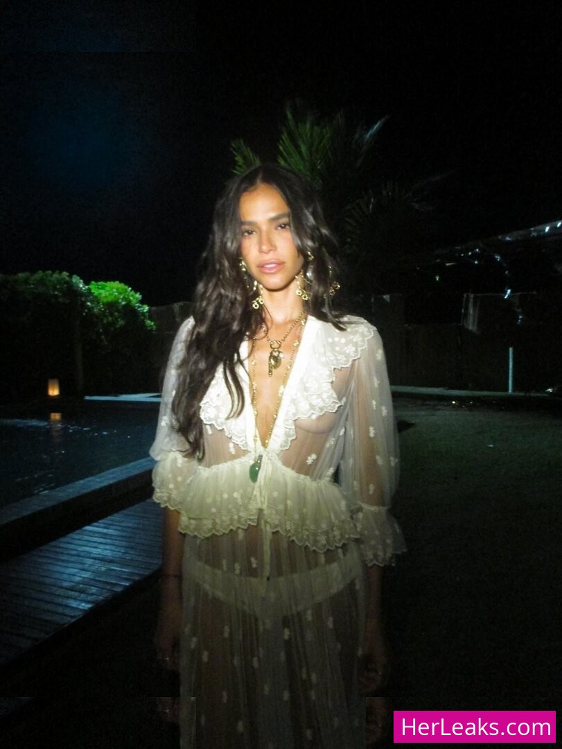 Bruna Marquezine - Image 76