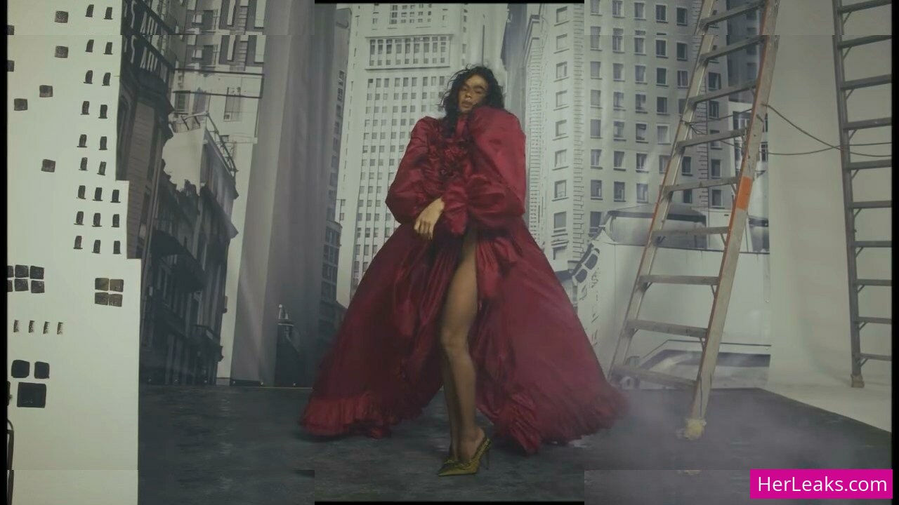 Bruna Marquezine - Image 36