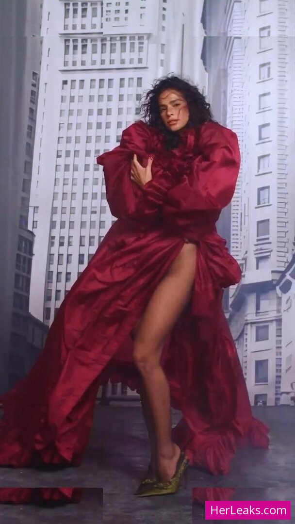 Bruna Marquezine - Image 34