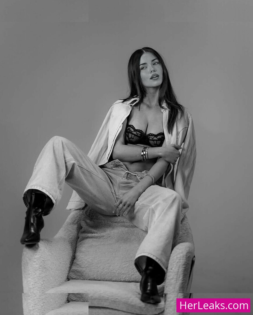 Clarissa Bea - Image 100