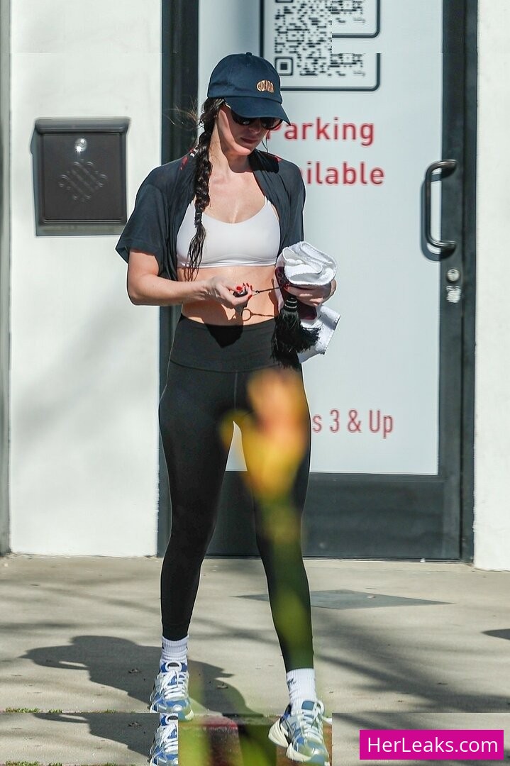 Dakota Johnson - Image 94