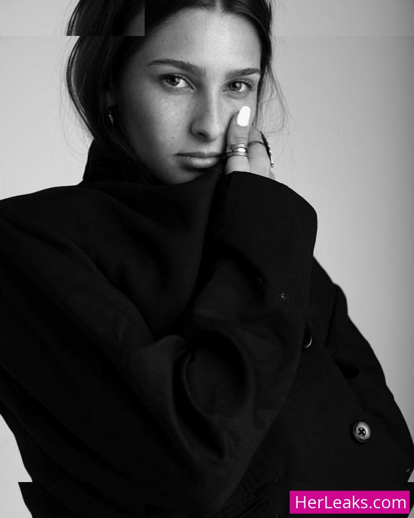 Ella Netzer - Image 96