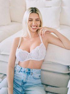 Ella Netzer - Image 11