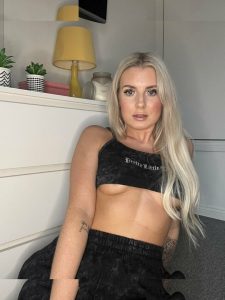 Emily Walters - Image 170