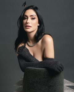 Francine Piaia - Image 325