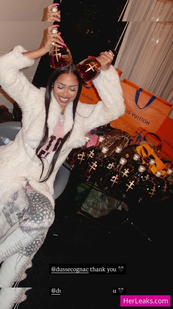 Giovanna Ramos - Image 36