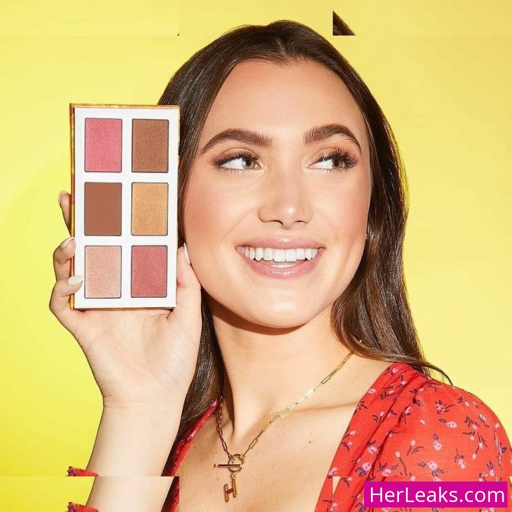 Hannah Meloche - Image 23