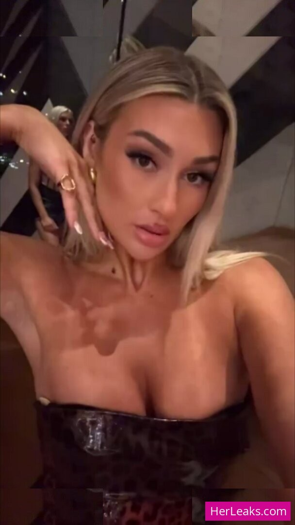Izzi Dame - Image 385