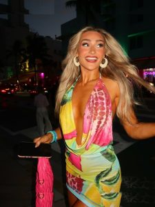 Izzi Dame - Image 339