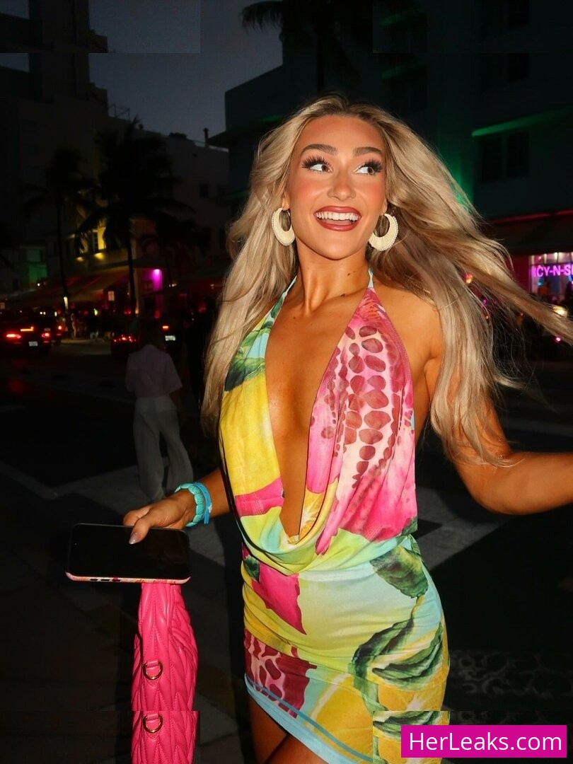 Izzi Dame - Image 339