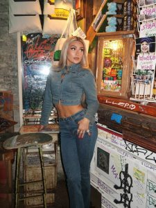 Izzi Dame - Image 92
