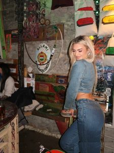 Izzi Dame - Image 87