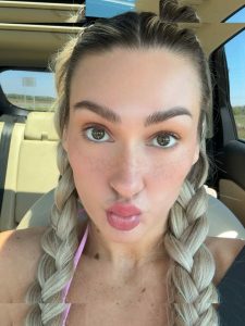 Izzi Dame - Image 2