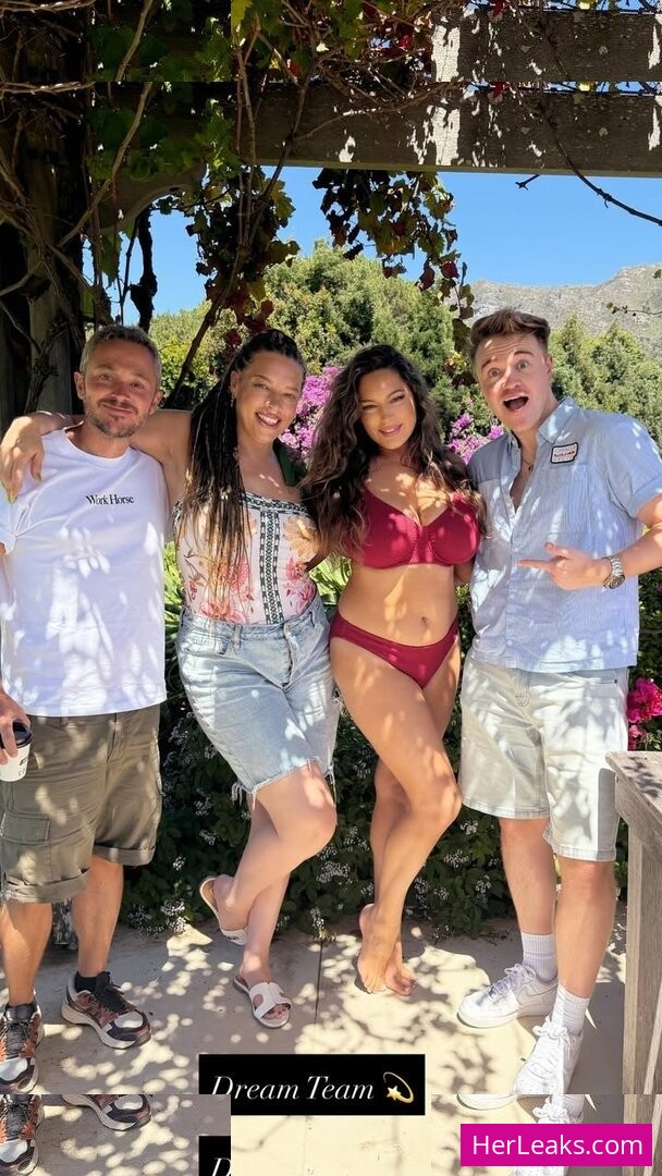 Kelly Brook - Image 360