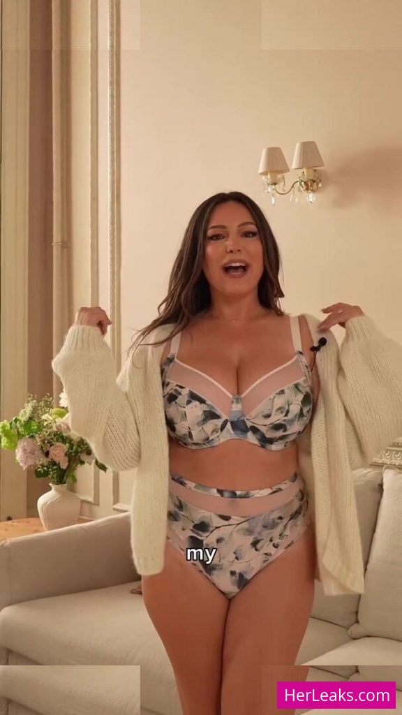 Kelly Brook - Image 268