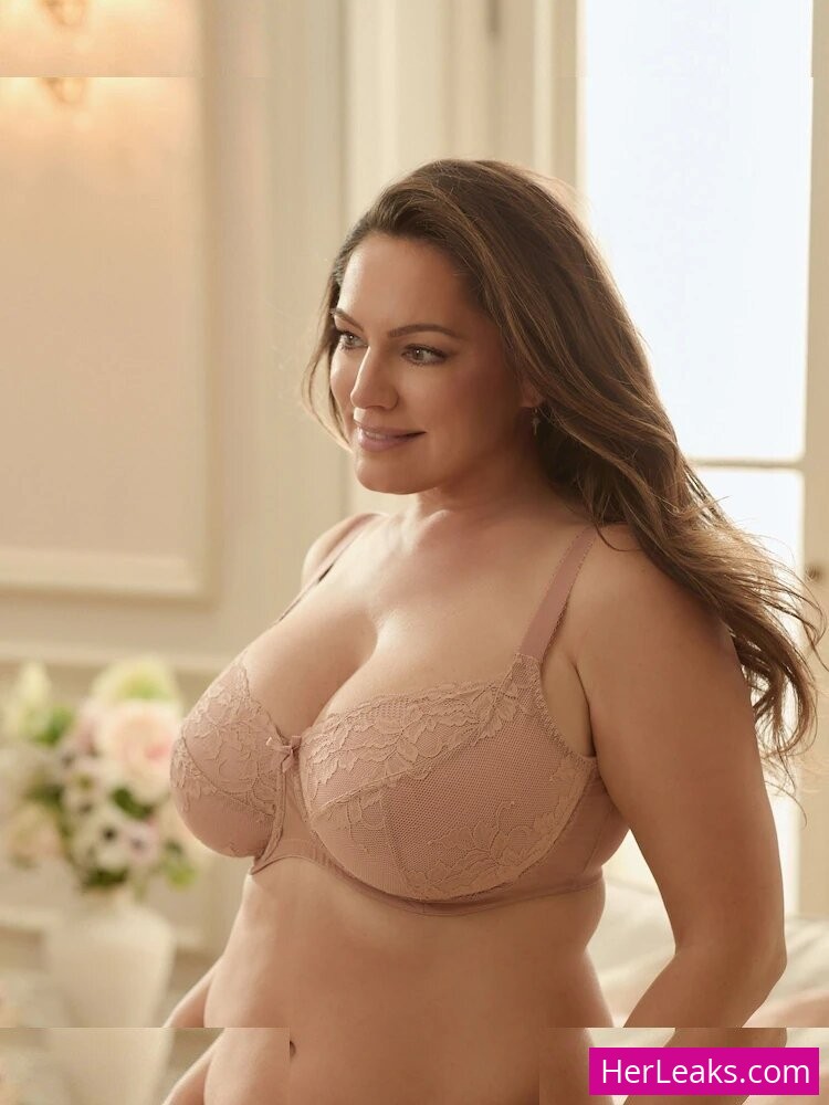 Kelly Brook - Image 152