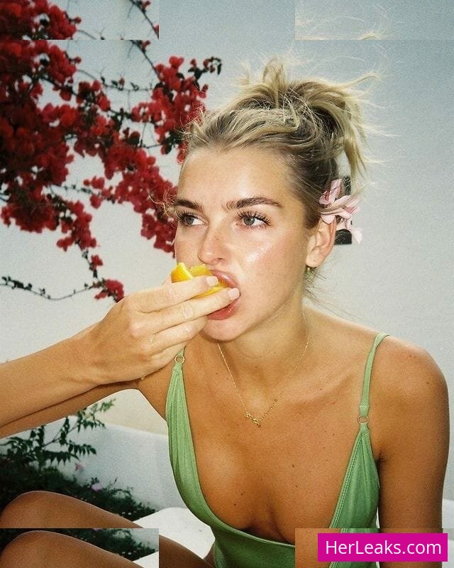 Klara Hellqvist - Image 226