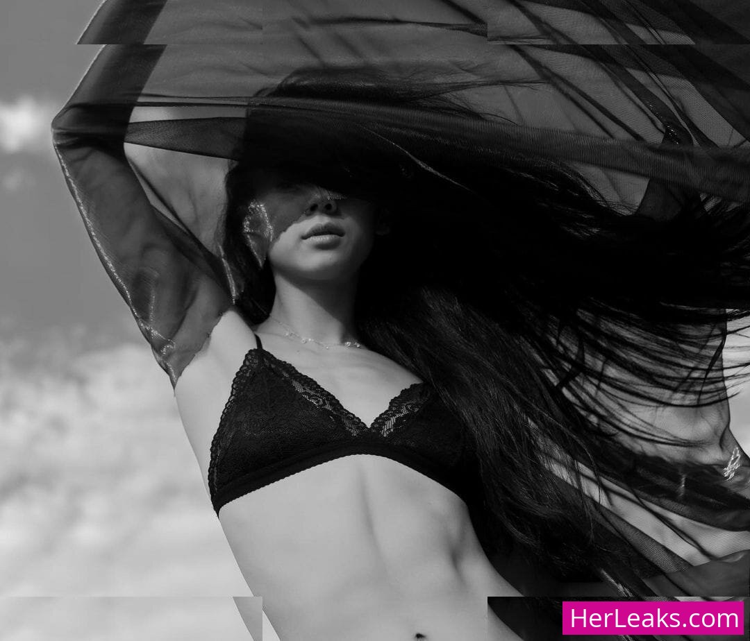 Leah Lewis - Image 90