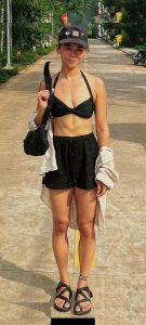 Leah Lewis - Image 78