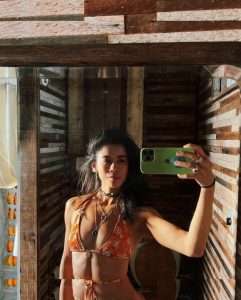 Leah Lewis - Image 62