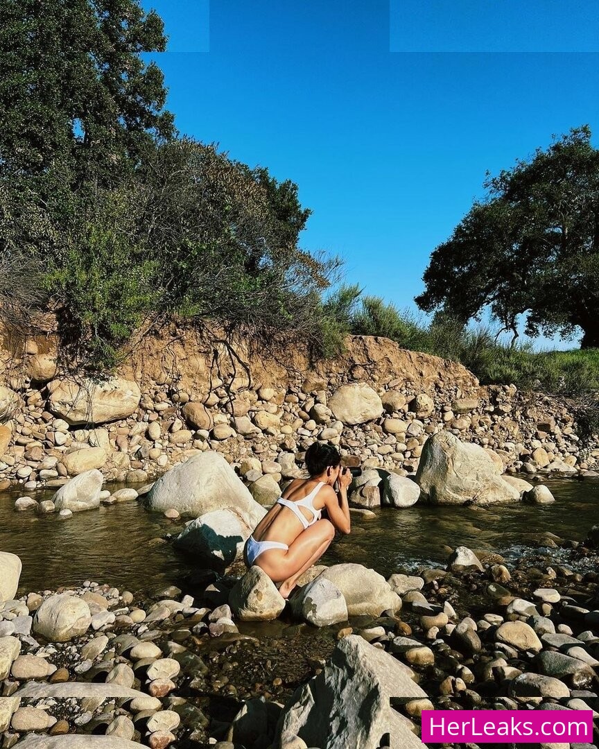 Leah Lewis - Image 60