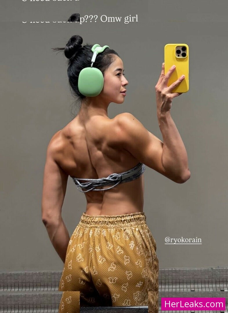Leah Lewis - Image 28