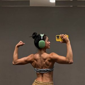 Leah Lewis - Image 21