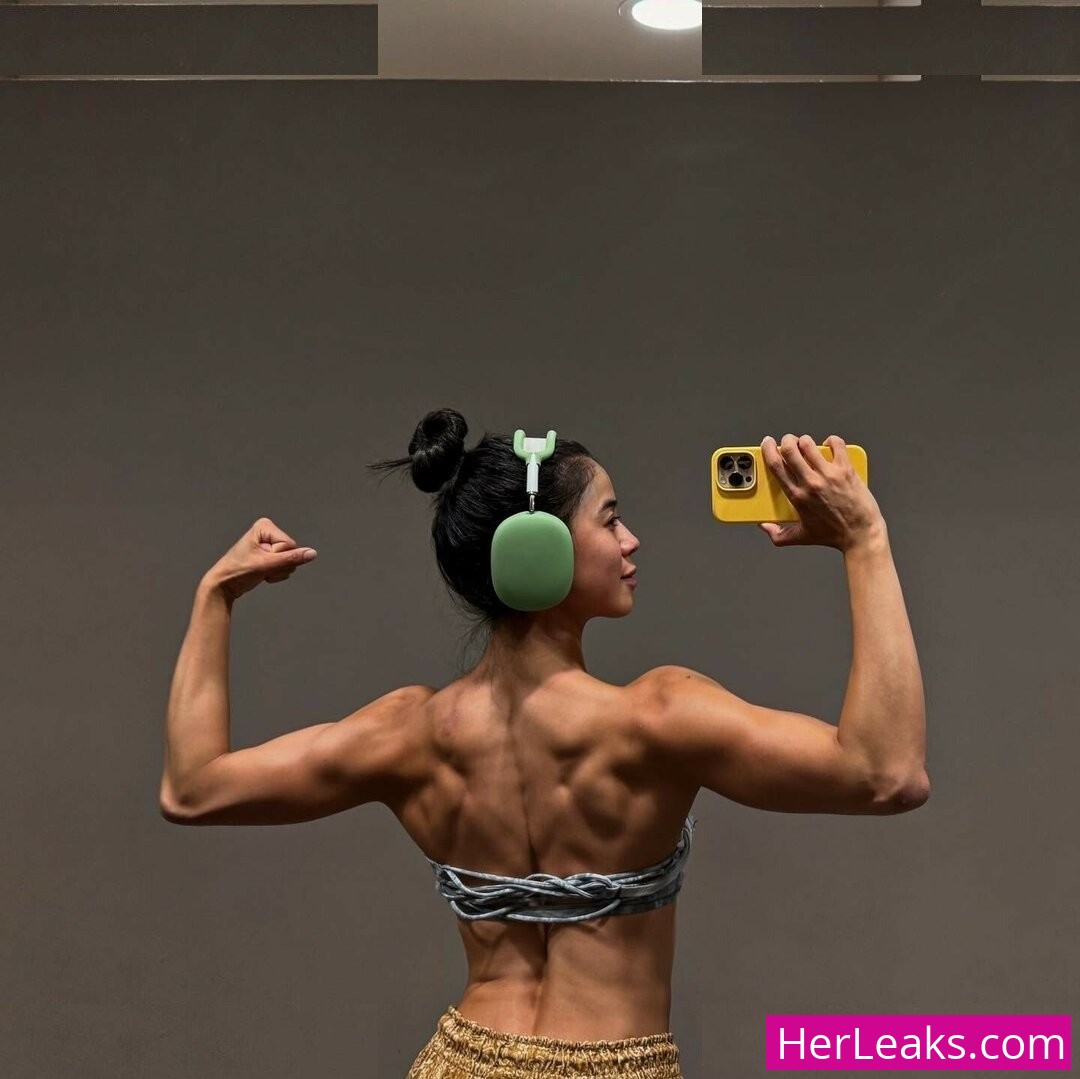 Leah Lewis - Image 21