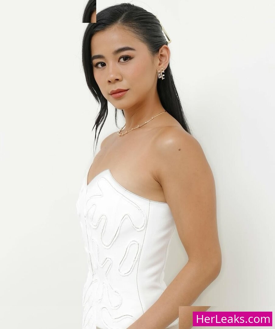 Leah Lewis - Image 5
