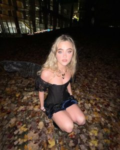 Lizzy Greene - Image 212