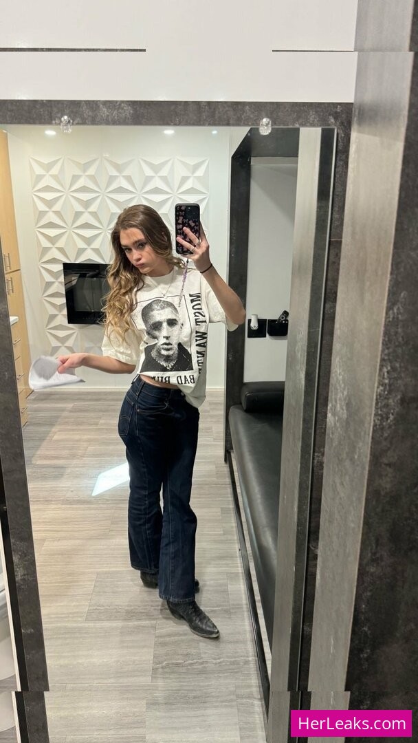 Lizzy Greene - Image 193