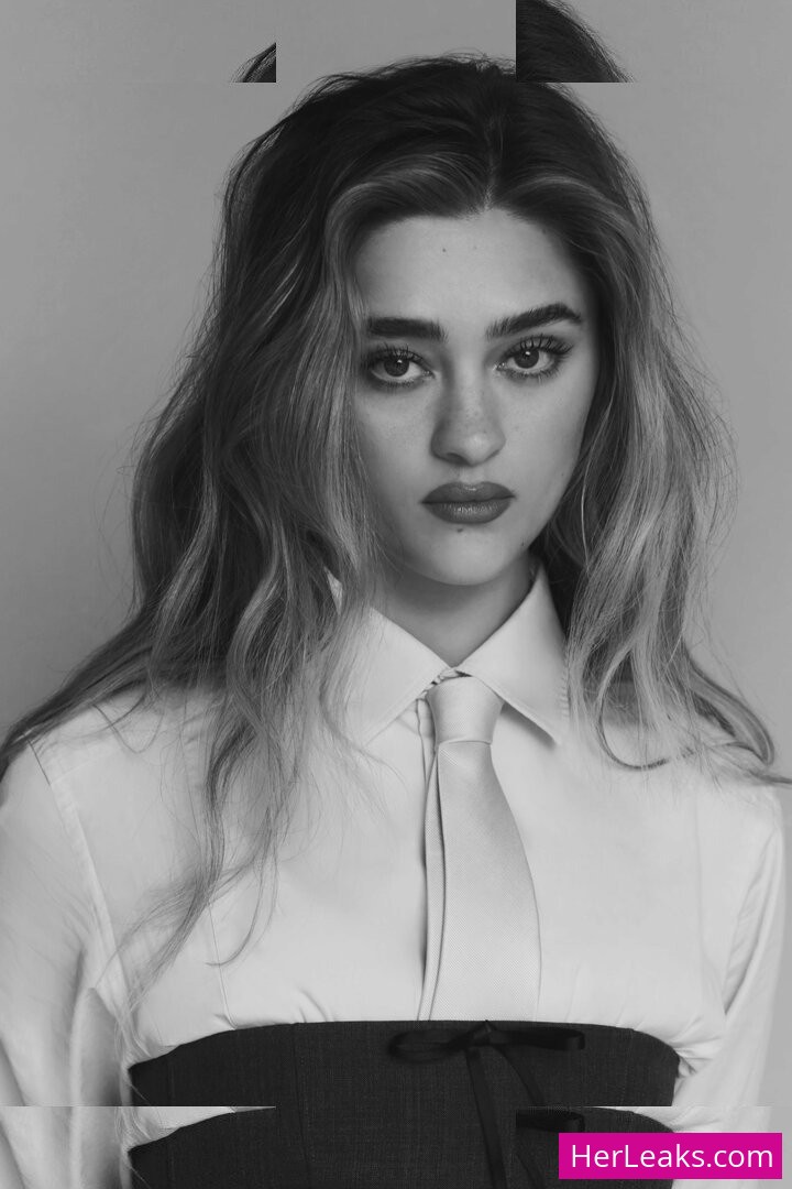 Lizzy Greene - Image 136