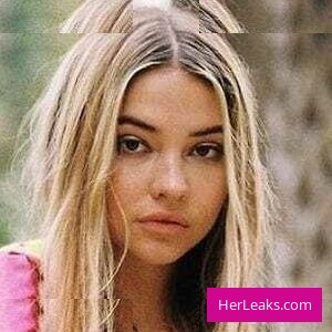 Madelyn Cline - Image 1