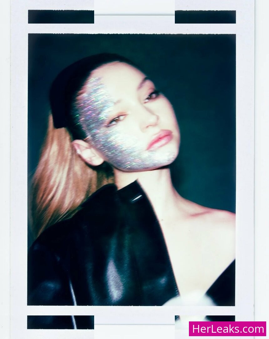 Madelyn Cline - Image 218