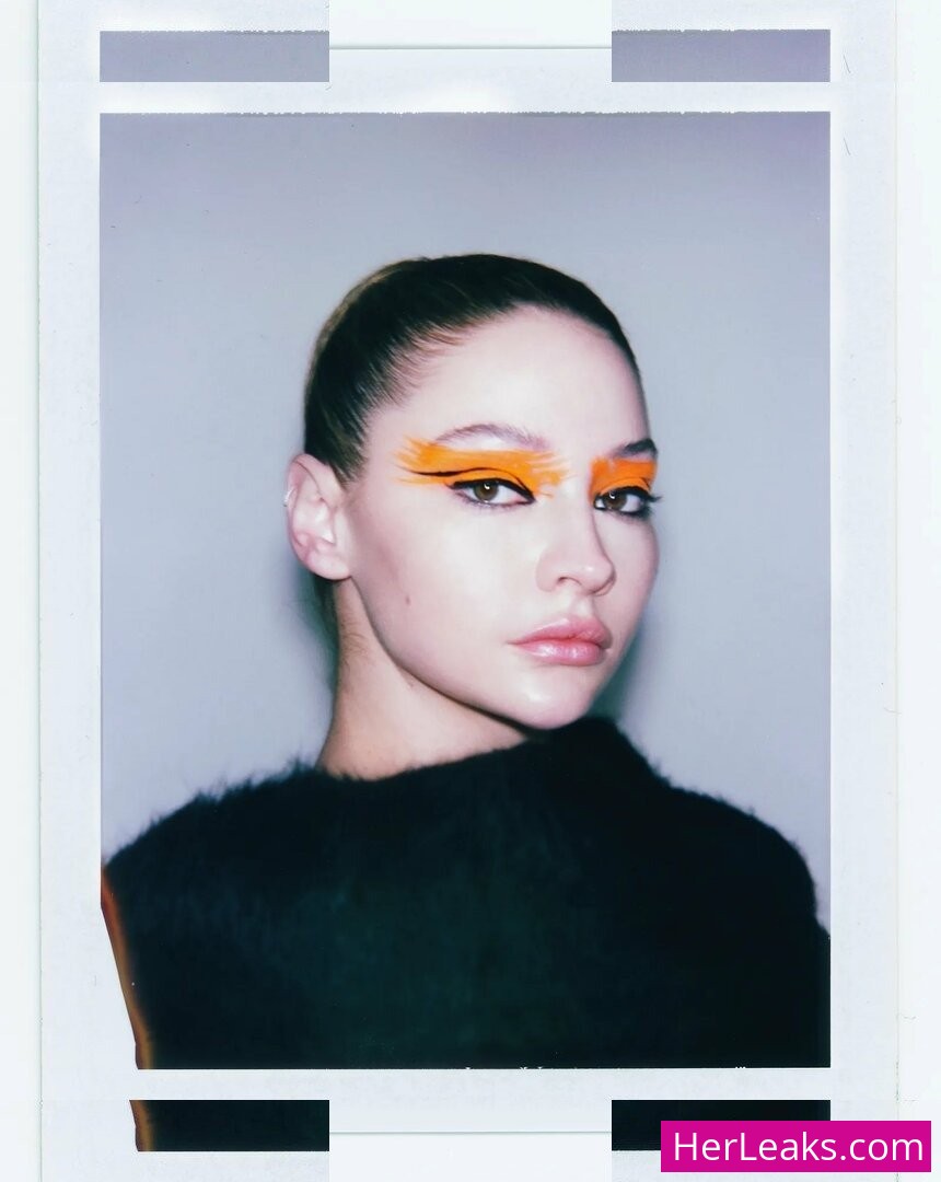 Madelyn Cline - Image 216