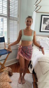 Madelyn Cline - Image 148