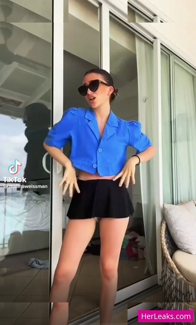 Malina Weissman - Image 327