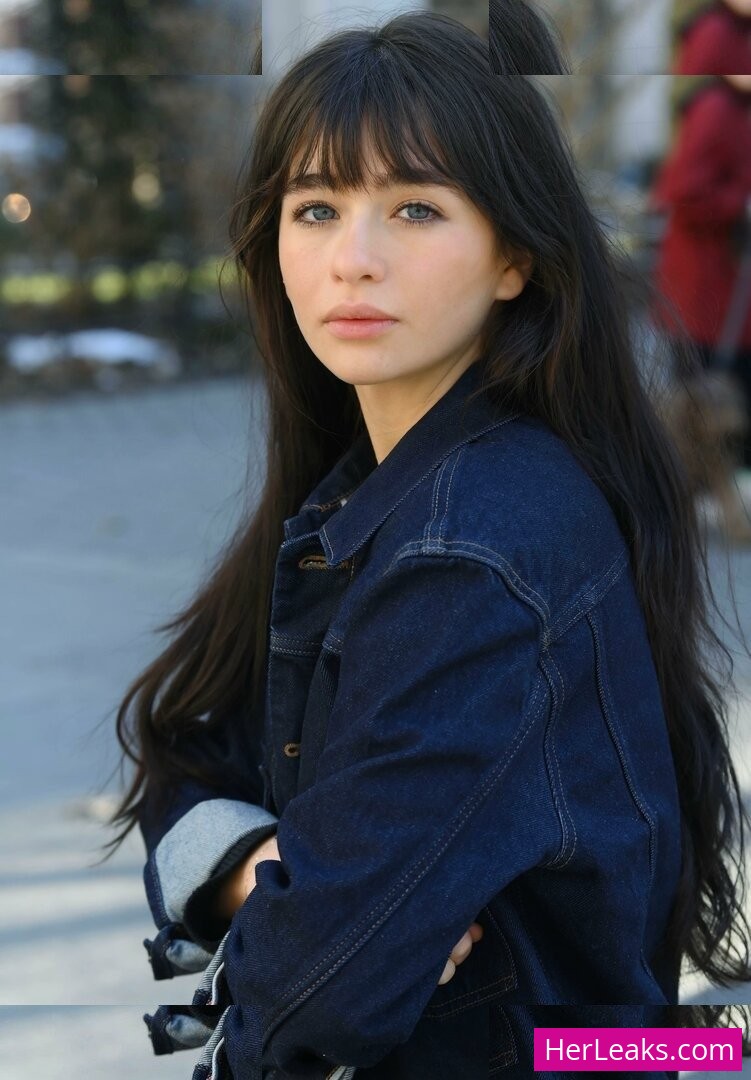 Malina Weissman - Image 325