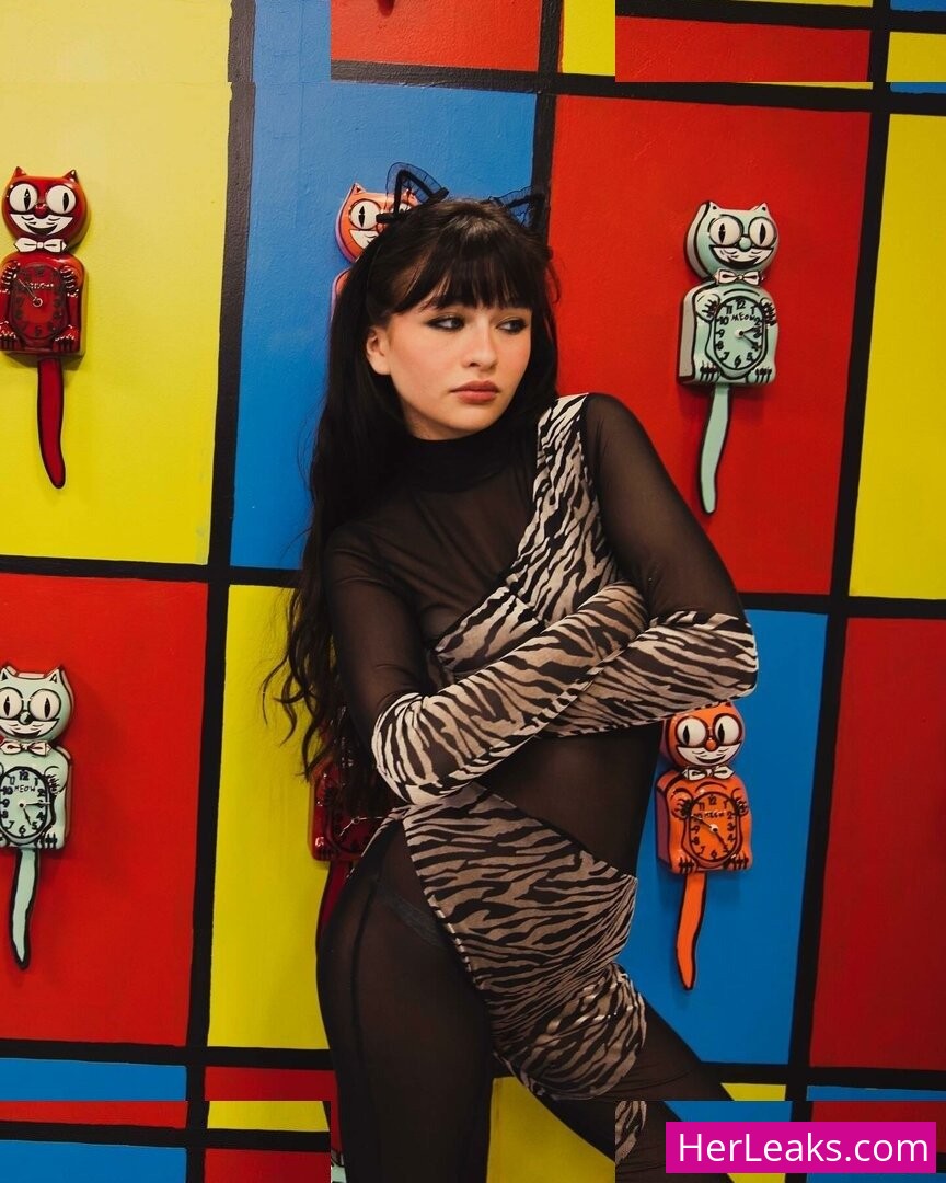 Malina Weissman - Image 317