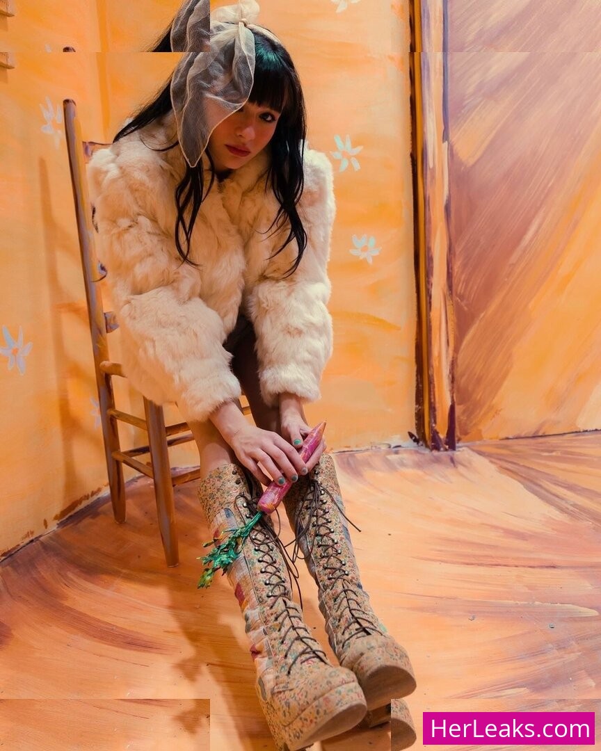 Malina Weissman - Image 313