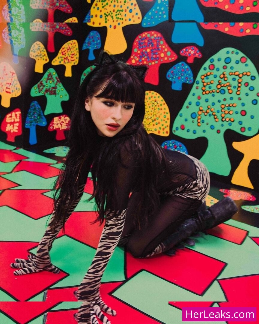 Malina Weissman - Image 311