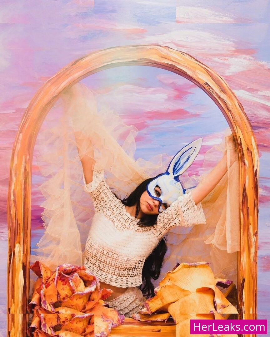 Malina Weissman - Image 301