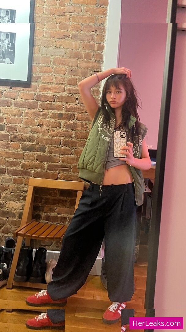 Malina Weissman - Image 275