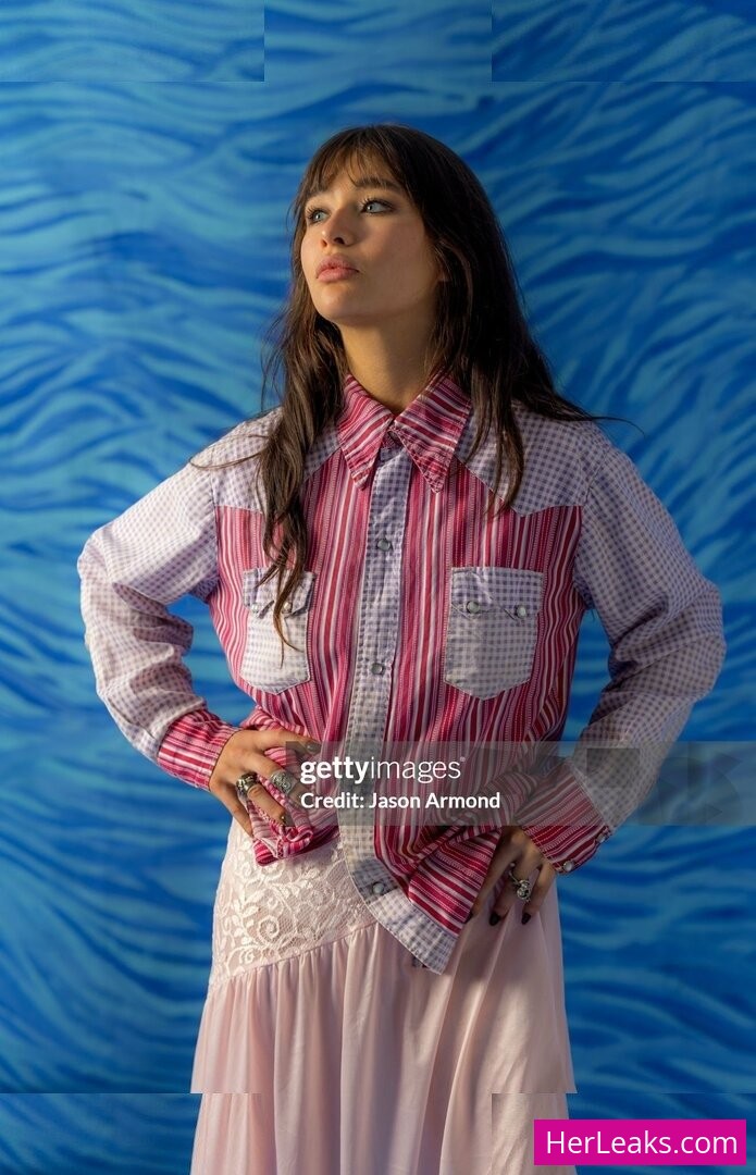 Malina Weissman - Image 203