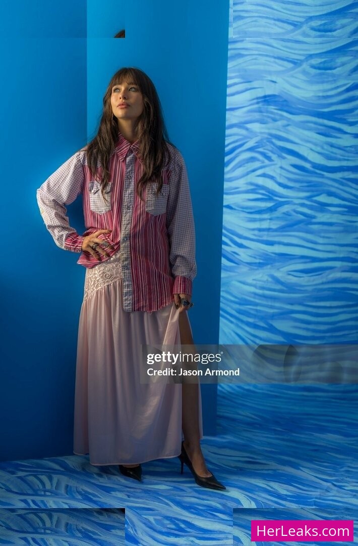 Malina Weissman - Image 187