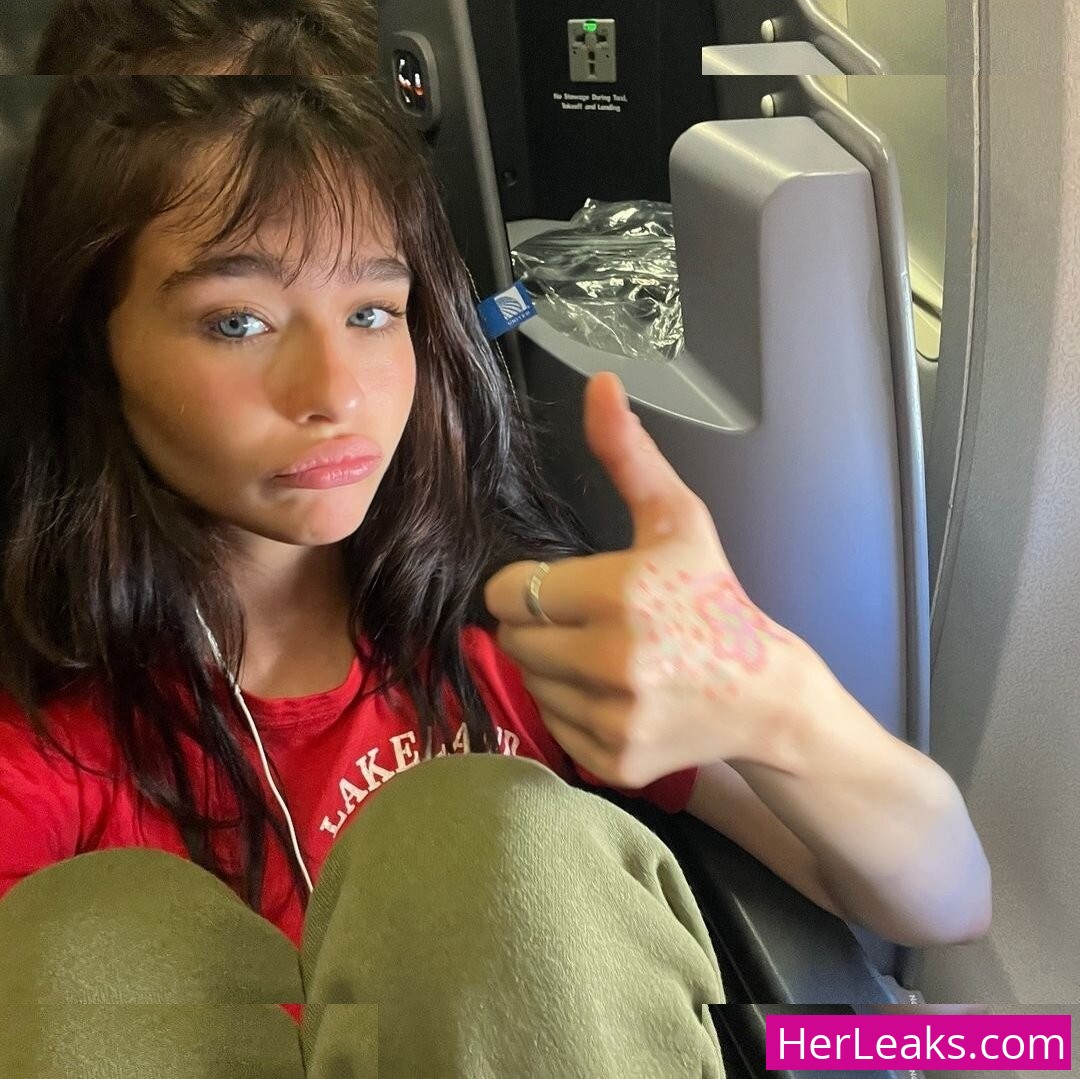 Malina Weissman - Image 133